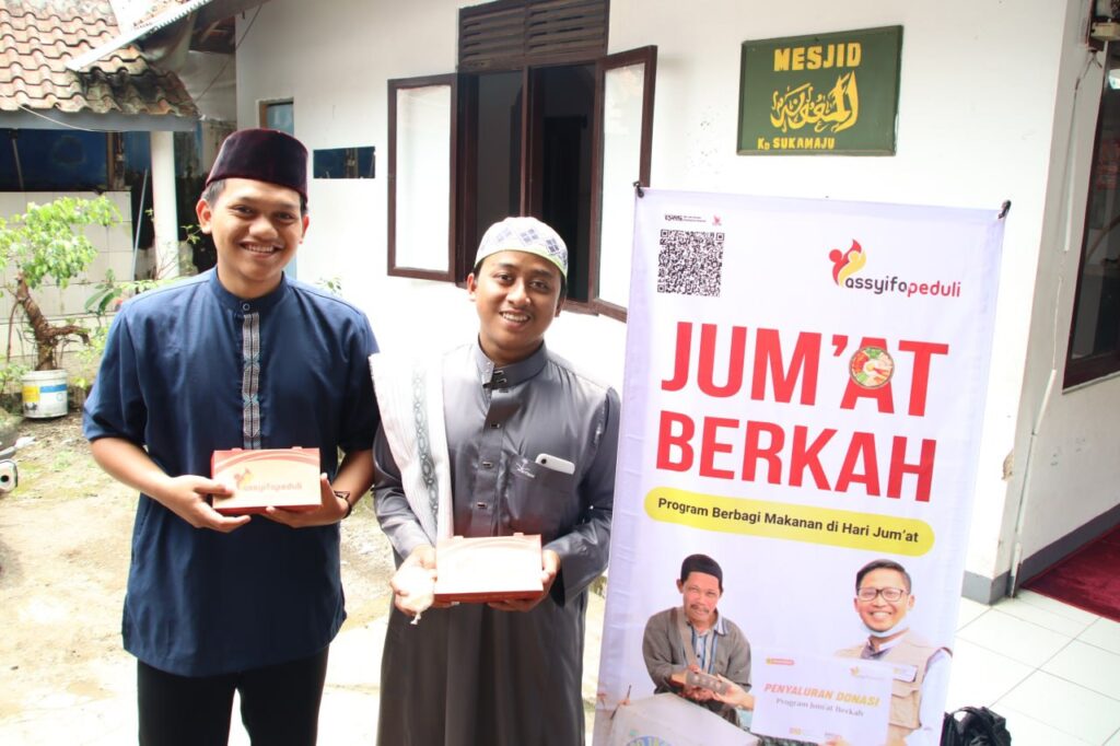 PENYALURAN PROGRAM JUMAT BERKAH MASJID AL MAUNAH PENYALURAN PROGRAM JUMAT BERKAH MASJID AL MAUNAH
