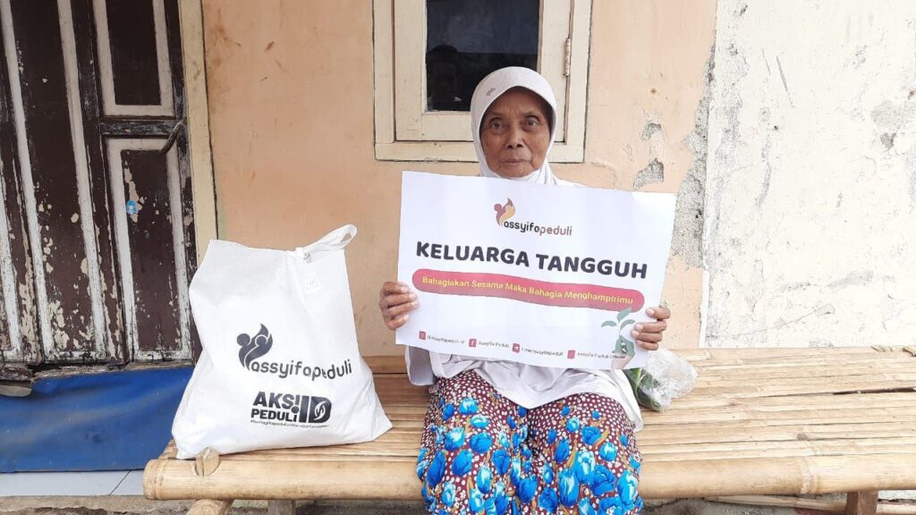 Assyifa Peduli membersamai Keluarga Tangguh di Pagaden dengan penyaluran sembako