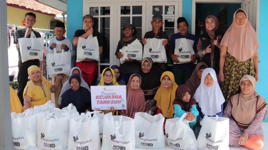 PENYALURAN PROGRAM KELUARGA TANGGUH DUSUN PALASARI 