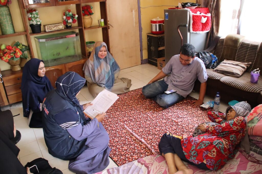BANTUAN KESEHATAN IBU RUMANAH (PENDERITA KANKER REKTUM STADIUM 4)