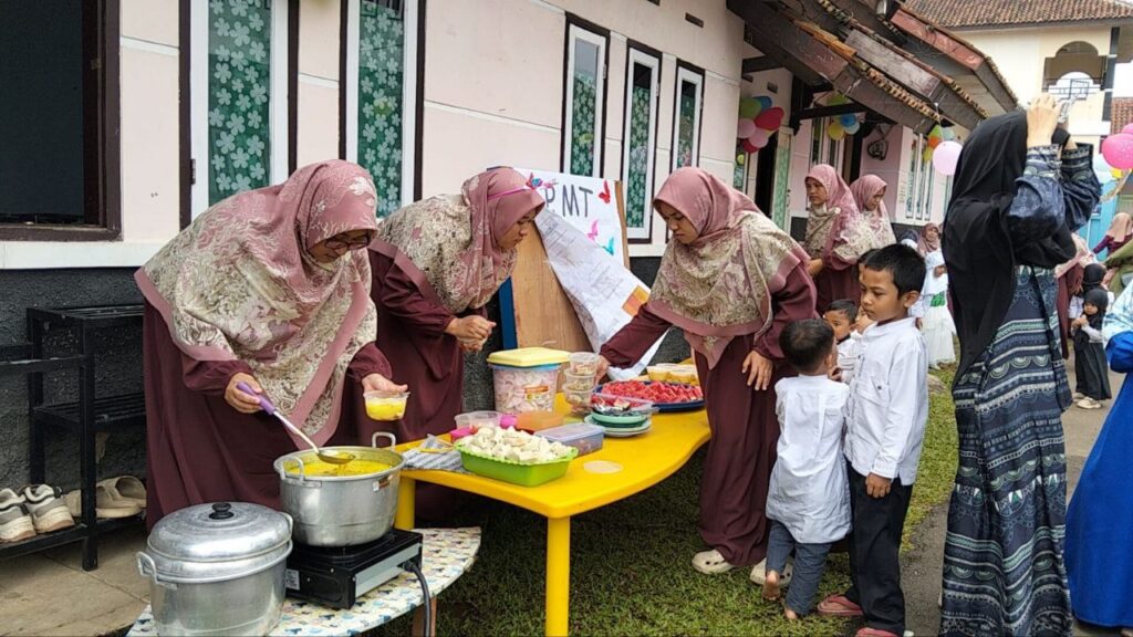 TARHIB RAMADHAN – TKIT ADAKAN KEGIATAN PEMBERIAN MAKANAN TAMBAHAN (PMT) PAUD AS-SYIFA