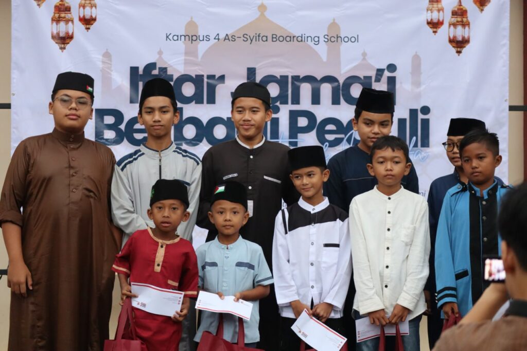 SANTUNAN BERBAGI PEDULI SMPIT JALANCAGAK 2 PUTRA