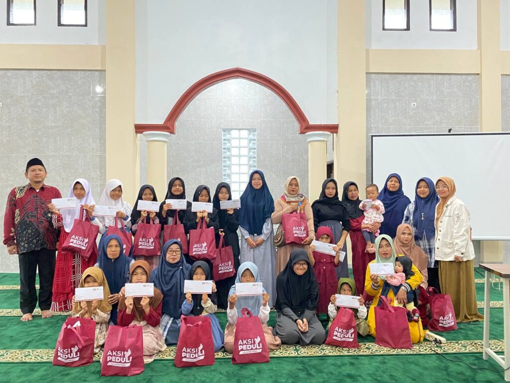 SANTUNAN BERBAGI PEDULI SMPIT JALANCAGAK 2 PUTRI
