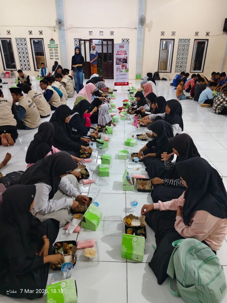 ifthar Bahagia di Masjid At-Tijaroh Maallah