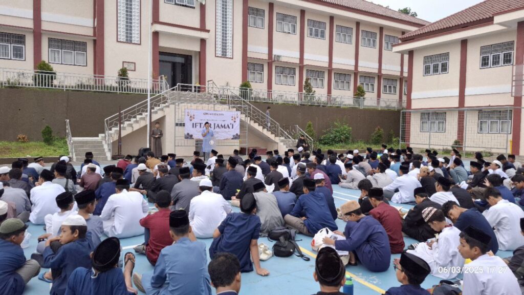 IFTHAR BAHAGIA RAMADHAN SMPIT ASSYIFA JLC 2 PUTRA