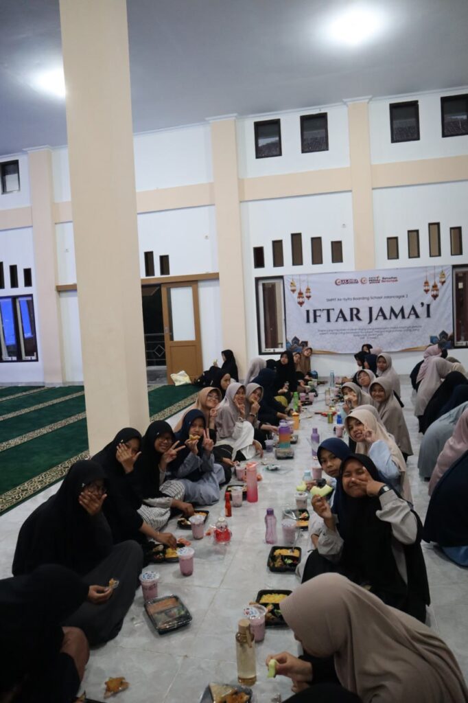 IFTHAR JAMA’I RAMADHAN SMPIT ASSYIFA JALANCAGAK 2 PUTRI
