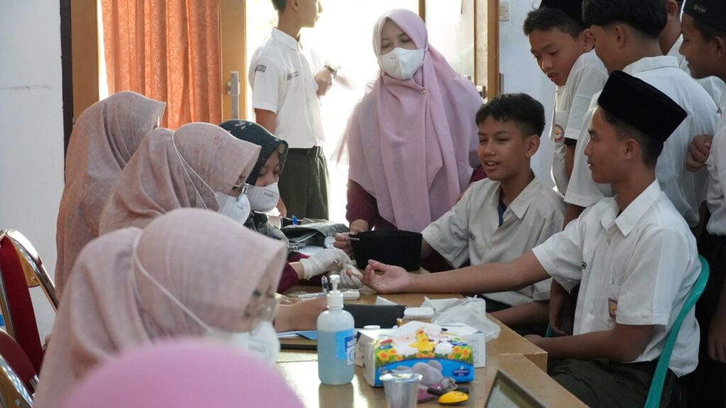 BAKTI SOSIAL KESEHATAN SMP BERSAMA KLINIK WANAREJA
