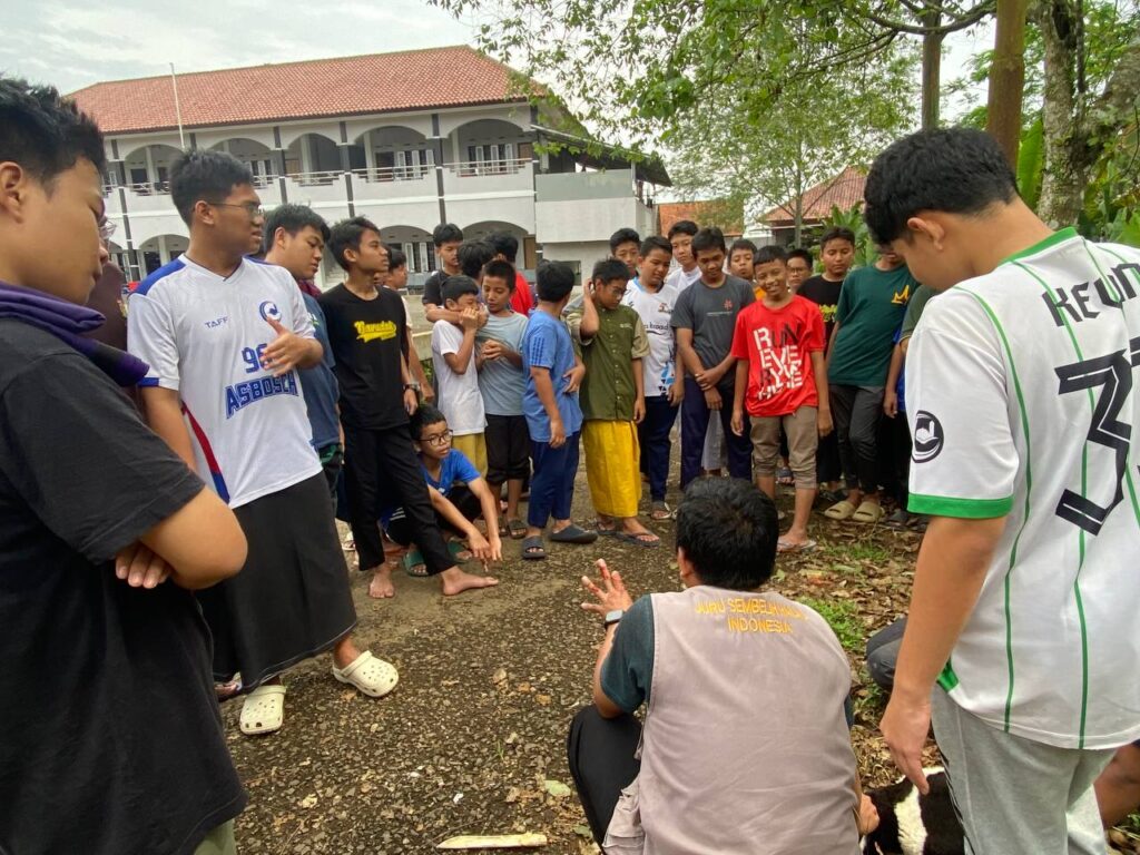 Sambut Idul Adha 1446 H, Santri As-Syifa Ikuti Dauroh Sembelih Halal Bersama LAZ Assyifa Peduli Sambut Idul Adha 1446 H, Santri As-Syifa Ikuti Dauroh Sembelih Halal Bersama LAZ Assyifa Peduli