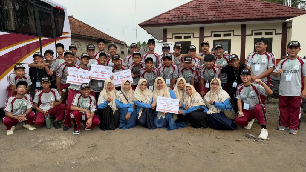 Penyaluran Santunan Anak yatim bersama santri SMKIT Assyifa