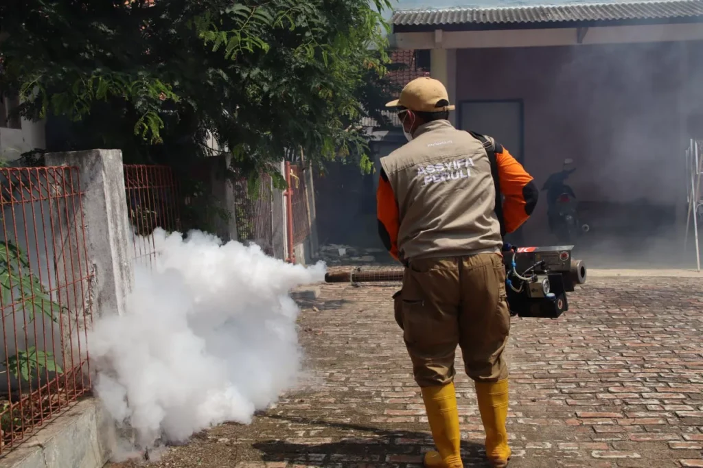 FOGGING DBD DESA SUKAHAJI KAMPUNG KARANG JAYA