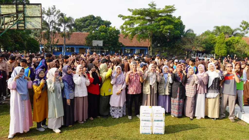Program Sekolah Tersenyum SMPN 2 Jalancagak