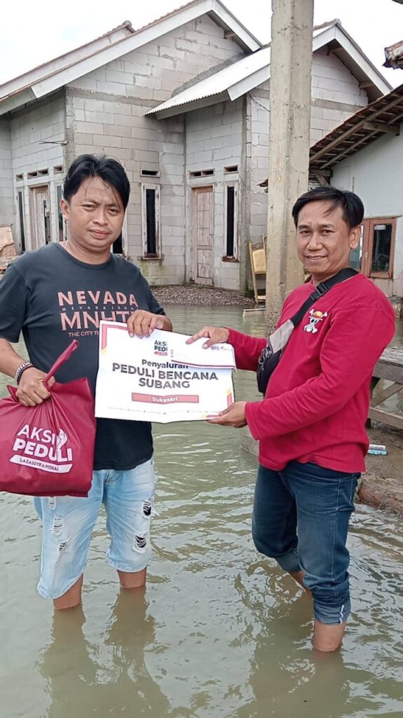 Banjir Pantura Subang, Assyifa Peduli Distribusikan Bantuan untuk 650 Warga Terdampak di Ciasem Hingga Pamanukan Banjir Pantura Subang, Assyifa Peduli Distribusikan Bantuan untuk 650 Warga Terdampak di Ciasem Hingga Pamanukan