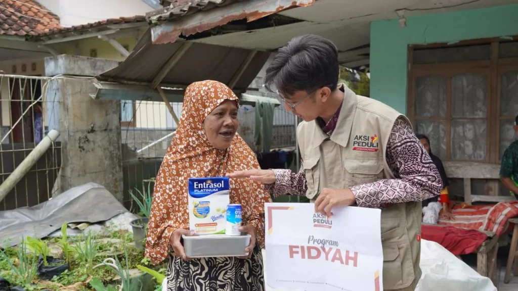 Penyaluran Fidyah untuk lansia dhuafa