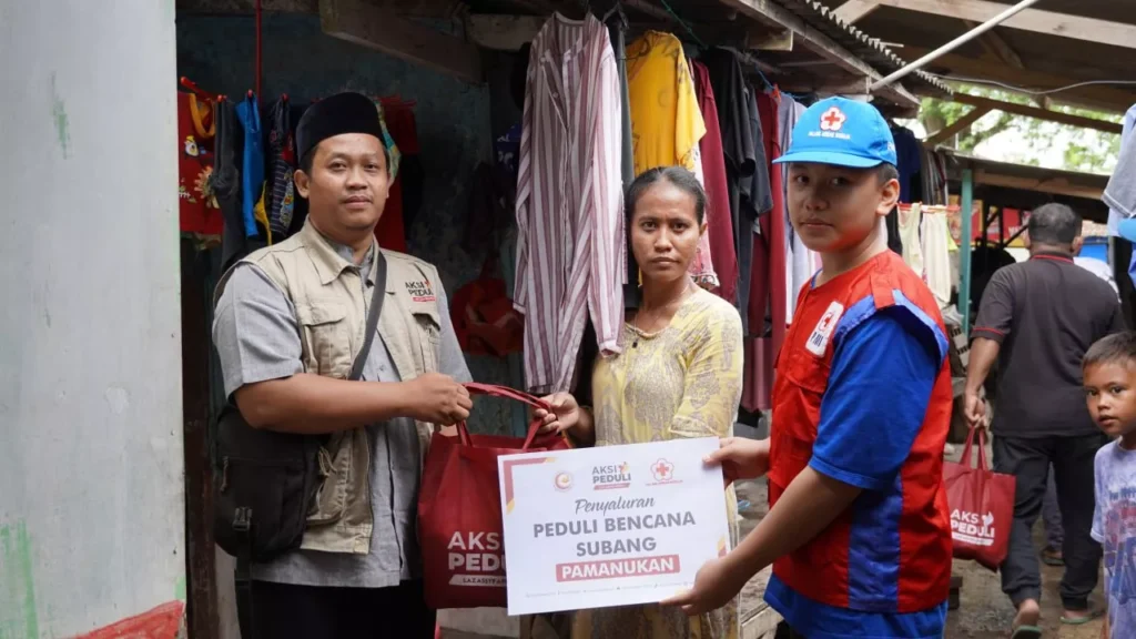 Penyaluran Bencana Bersama SMPIT Wanareja