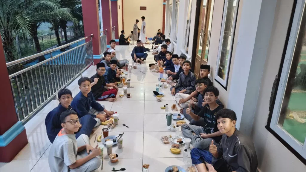 Ifthar Jama’i SMPIT Wanareja Putra