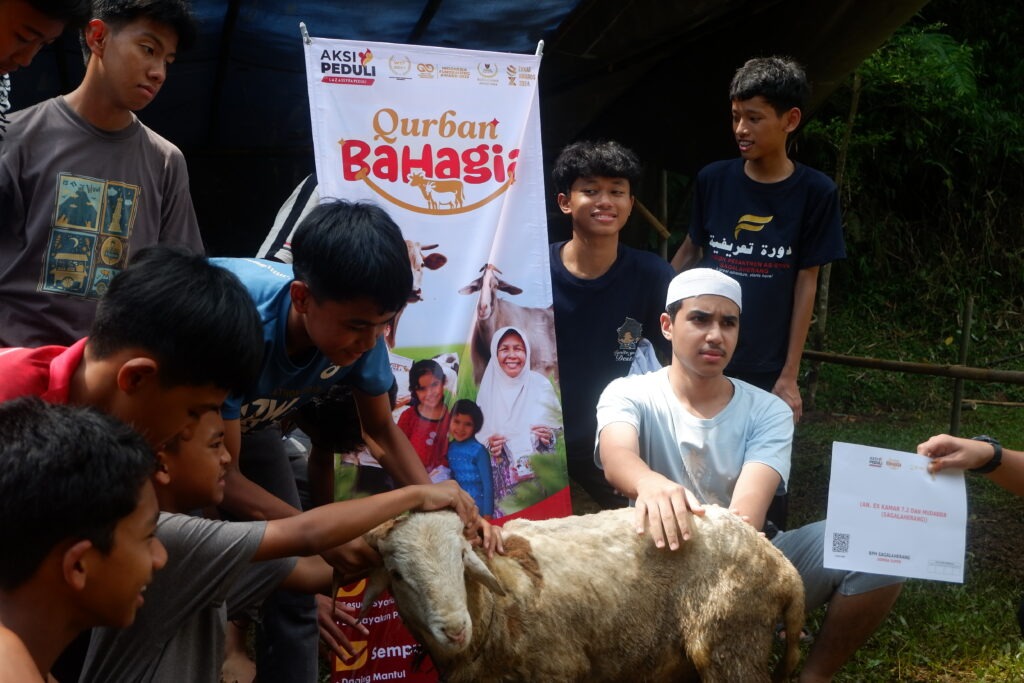 Qurban Santri As-Syifa Jadi Media Pendidikan Karakter dan Ketakwaan