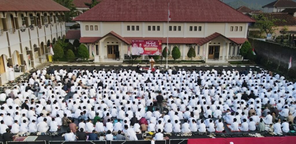 Diiringi Gema Takbir, Ribuan Jamaah Tunaikan Salat Idul Adha 1447 H di Yayasan As-Syifa Al-Khoeriyyah