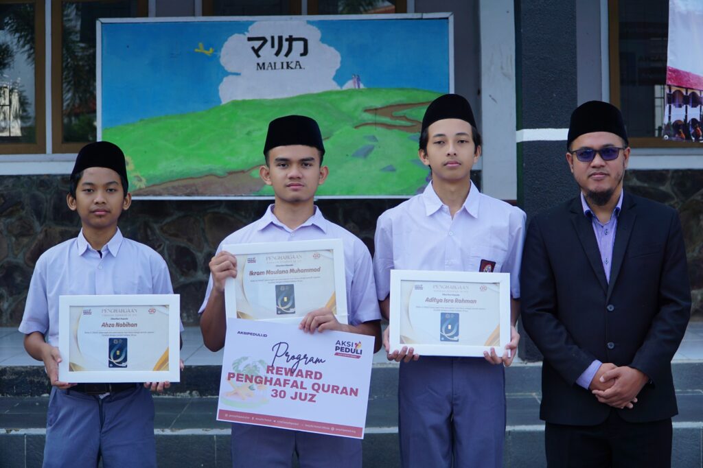 Alhamdulillah, Amanah Tersampaikan: Penyaluran Reward untuk Para Penjaga Kalam Ilahi Kategori 30 Juz