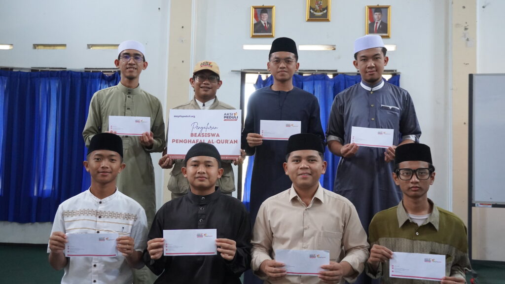 Tebar Cahaya Al-Qur’an: Penyaluran Beasiswa Pendidikan untuk Santri Penghafal Al-Qur’an LTIQ Tebar Cahaya Al-Qur’an: Penyaluran Beasiswa Pendidikan untuk Santri Penghafal Al-Qur’an LTIQ